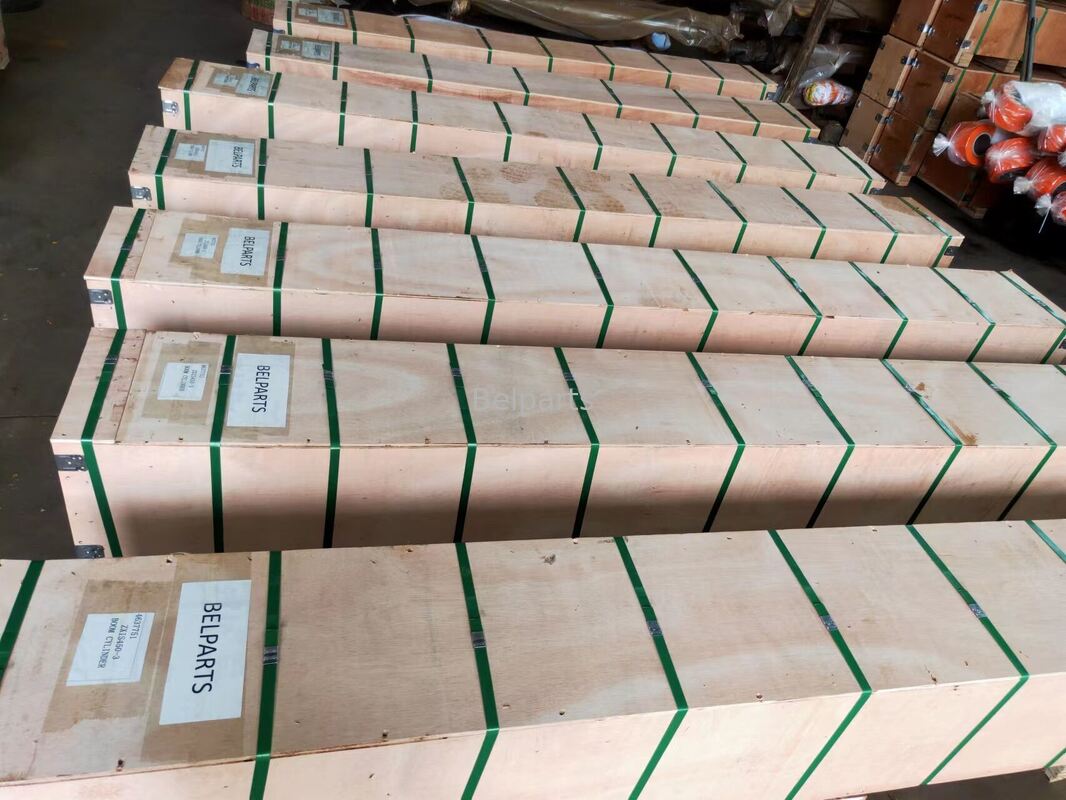 Cilindro idraulico del braccio EC240BLC EC240B per pezzi di ricambio per escavatori VOE14510808 VOE14514840 aftermarket di alta qualità